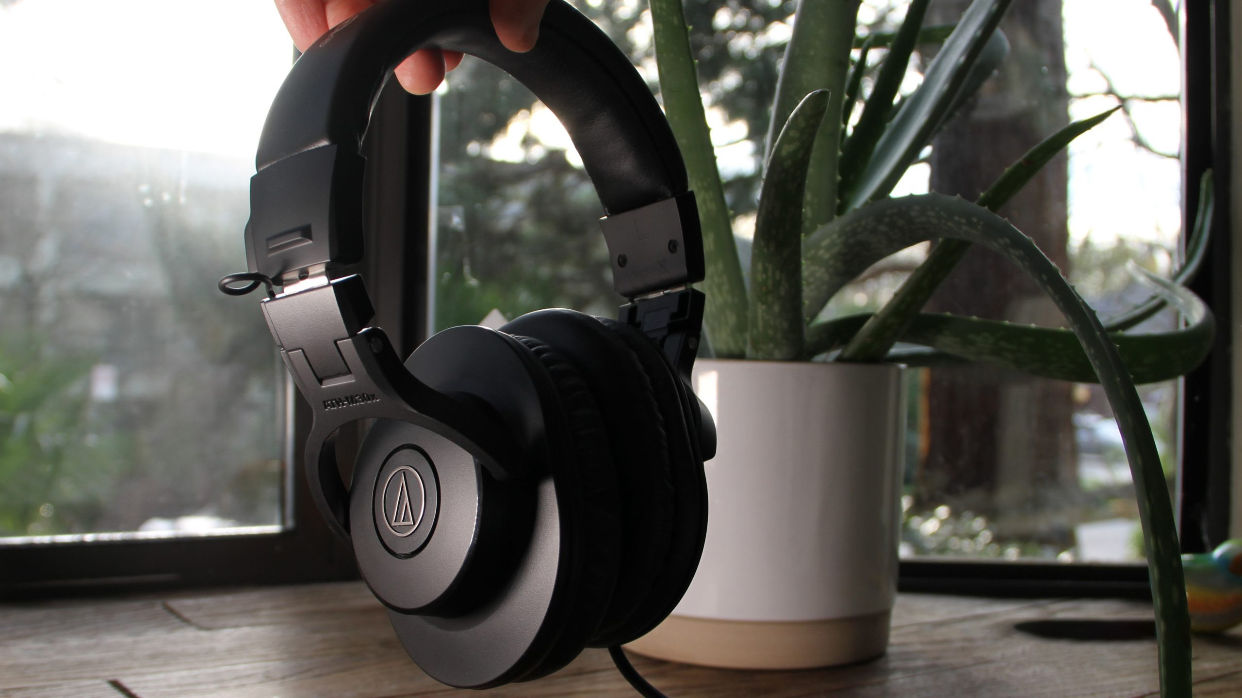 Tai nghe Audio Technica ATH-M20X tai nghe phòng thu cực nhẹ và êm