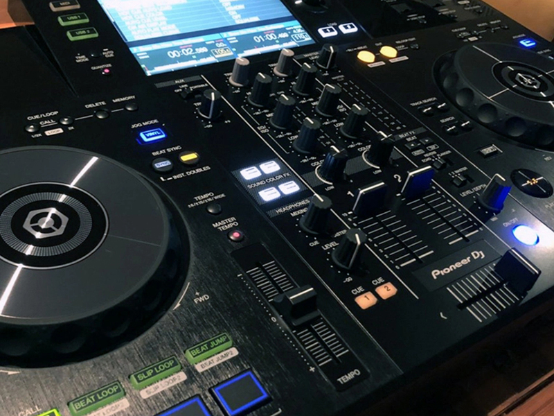 Bàn DJ Pioneer XDJ-RR - sản phẩm chính hãng