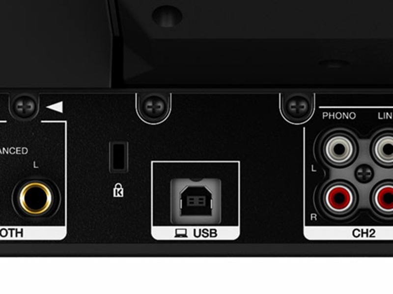 Bàn DJ Pioneer XDJ-RX2 kết nối ấn tượng