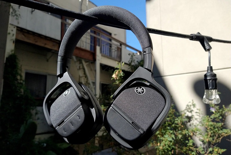 Yamaha YH-L700A chống ồn gần như tuyệt đối