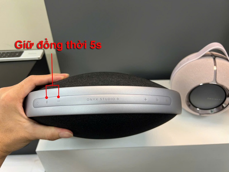 thiết lập lại loa harman kardon onyx studio 9